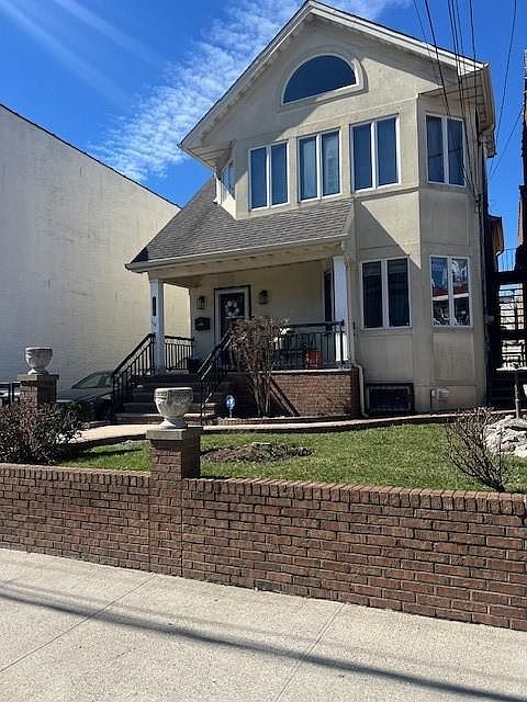 1st image of 2350 E 2nd St