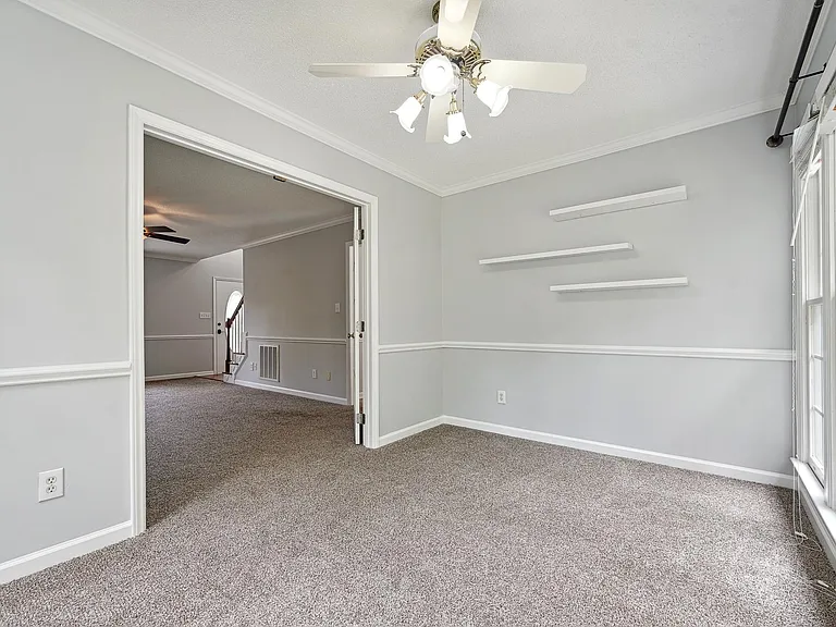 223 Wintergreen Dr — Photo 9