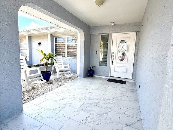 2nd image of 1410 Caywood Cir S