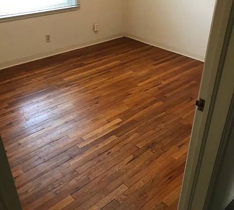 5th image of 3035 N Farris Ave