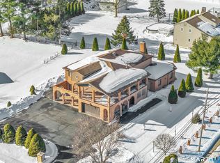 23 Crest Drive, Cromwell, CT 06416