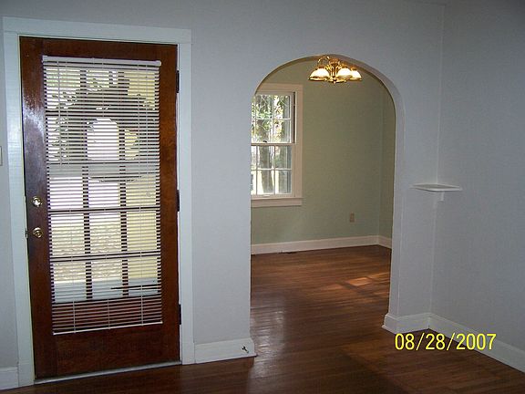 DEN w/ front entry