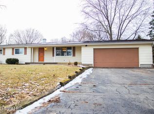 902 Edgewood St, Jackson, MI 49202