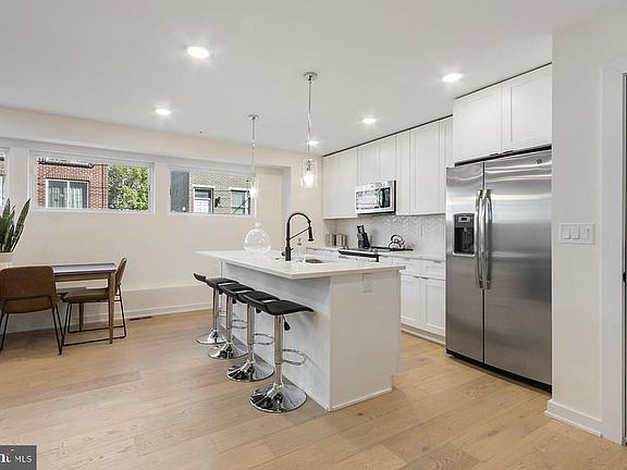 3rd image of 1716 Cambridge St #1