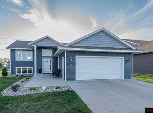 2207 Anchorage Dr, North Mankato, MN 56003