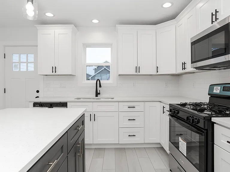 1527 Duncannon Dr — Photo 7