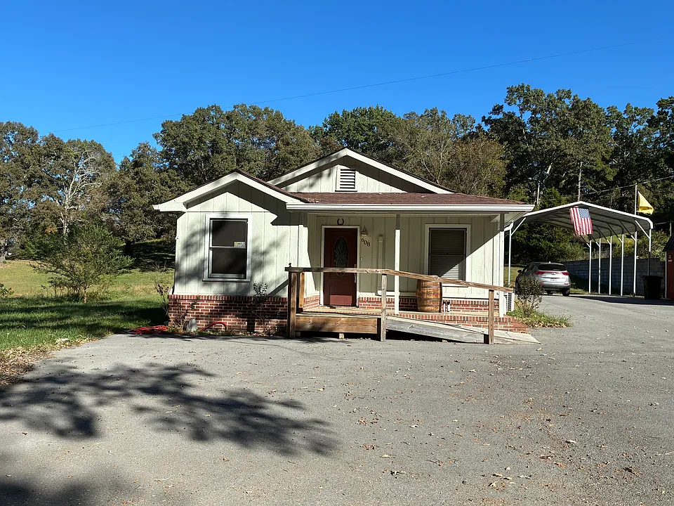 608 E Garden Farm Rd