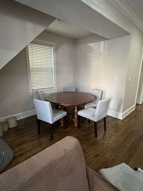 Dining/desk area