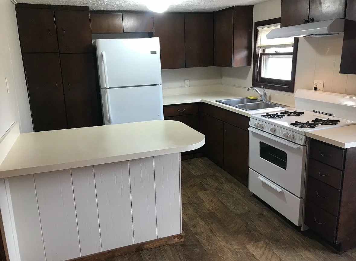 2 bed, 800 sqft, $800 — Photo 1