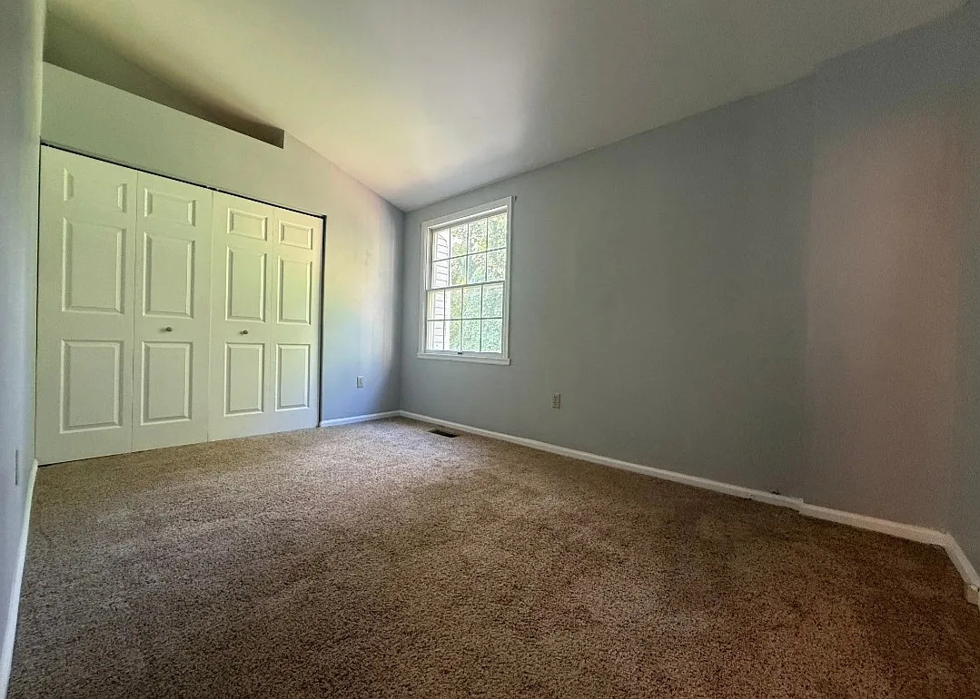 2 bed, 1.5 bath, 976 sqft, $1,900 — Photo 4