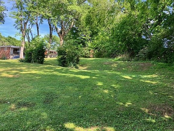 3rd image of 4904 Dolphin Dr