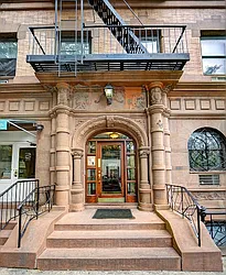 Sold by Isen & Company : Real Estate Advisors