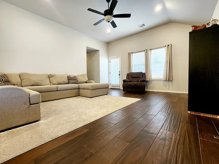 18600 Luna Dr — Photo 5