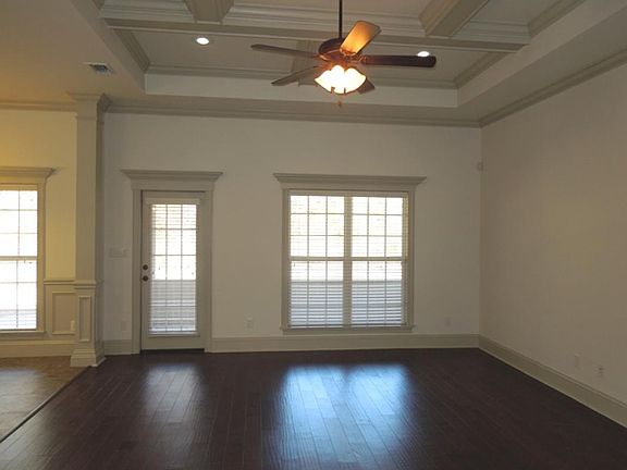 5th image of 5221 Abbott Cir