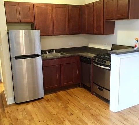 2nd image of 815 W Cornelia Ave #209