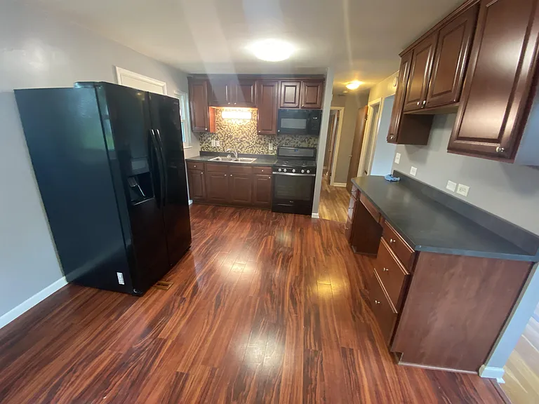 5366 Romance Ln — Photo 3