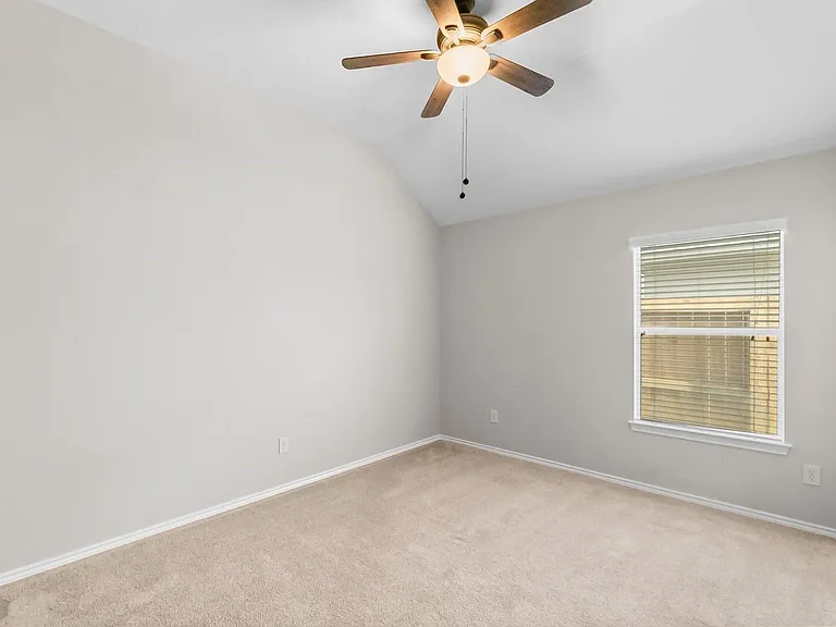 2419 Keegan Hollow Ln — Photo 23