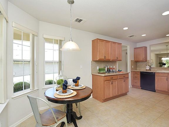 5th image of 303 Salt Creek Ln