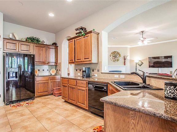 5th image of 19605 Sangremon Way