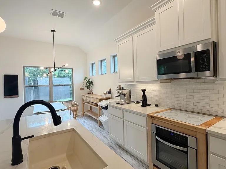 525 Holstein Dr — Photo 14