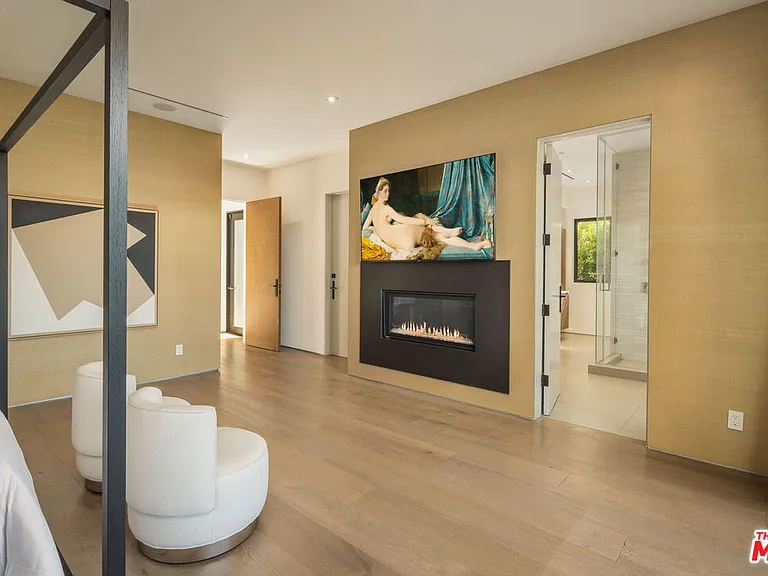333 N Croft Ave — Photo 10