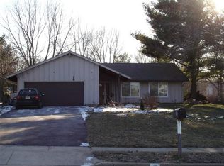 15 Lamb Ln, Manalapan, NJ 07726