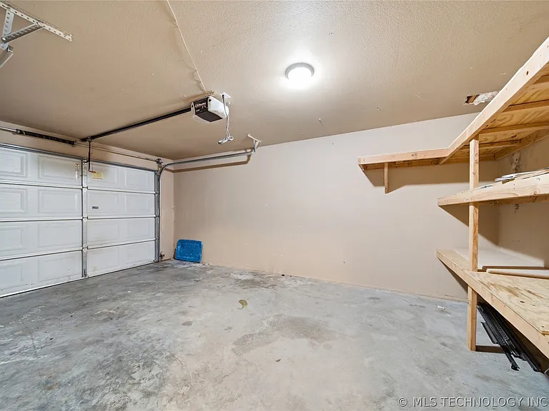 1411 W Haskell St — Photo 25