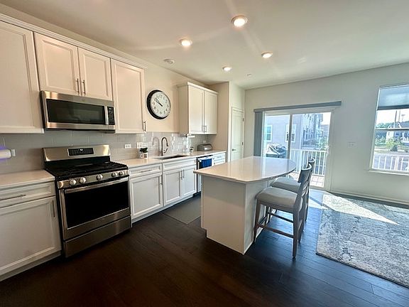5th image of 3203 Martini St