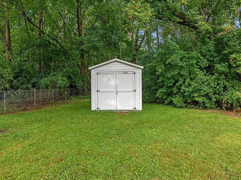 15403 Maxwell Ave — Photo 23