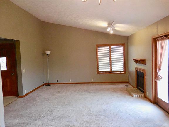 4th image of 311 West St
