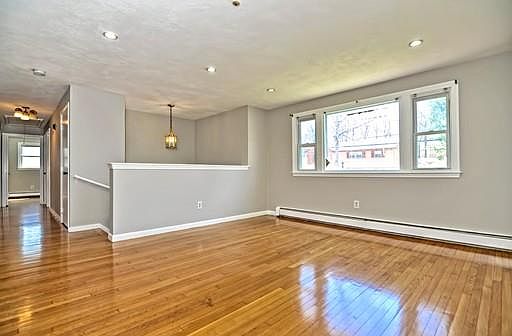 4th image of 14 Druid Hill Ave E