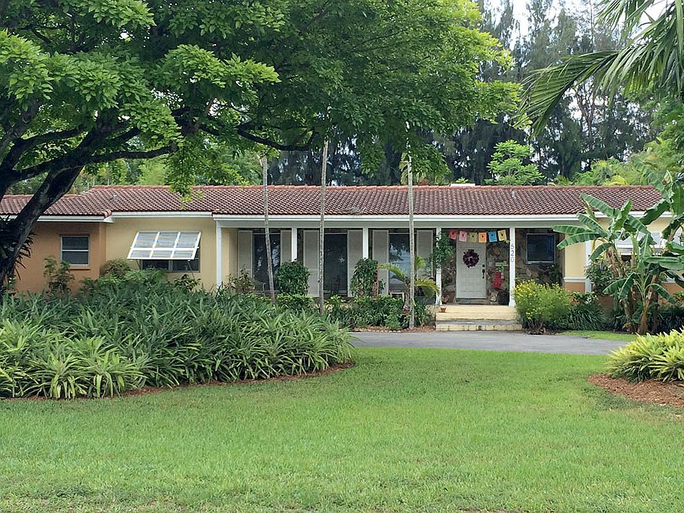 1st image of 520 Hunting Lodge Dr