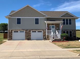 6335 Osage Dr, Asbury, IA 52002