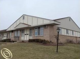 25355 Franklin Ter, South Lyon, MI