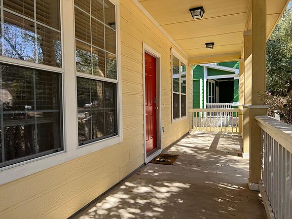 2nd image of 1205 Peyton Pl