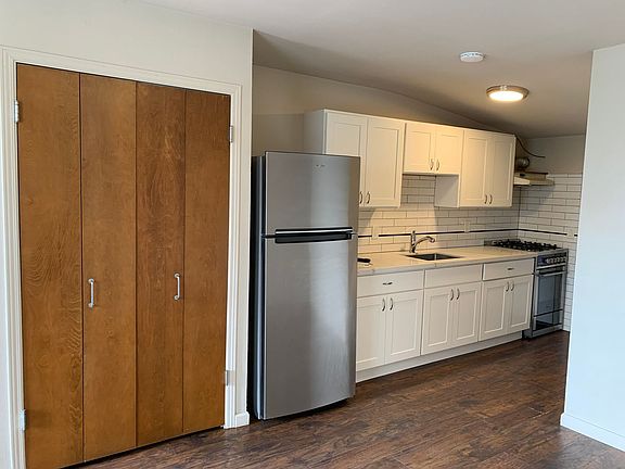 5th image of 54 NW Lake Pl Unit A