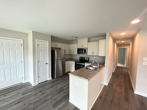 3rd image of 4437 Easthaven Cir