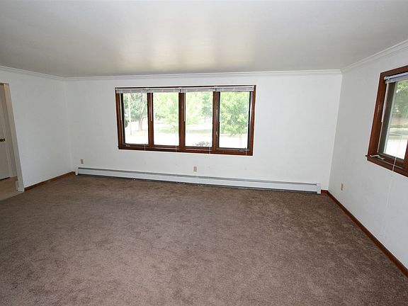 3rd image of 473 Saint Bernard Dr