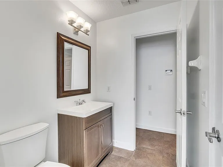 11538 Delwick Dr — Photo 12