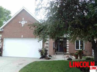 6403 Lone Tree Dr, Lincoln, NE 68512