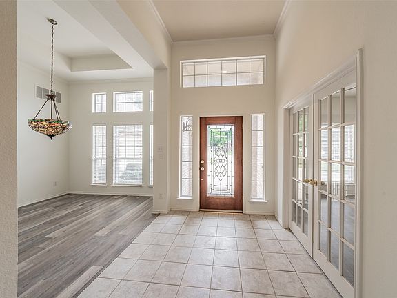 3rd image of 1534 Spring Lake Dr