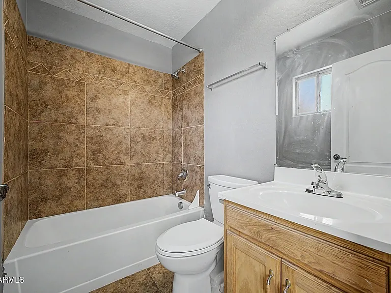 11207 W Hopi St — Photo 17