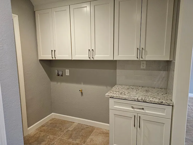 1448-1454 Carleton Dr #1448-1454 — Photo 17