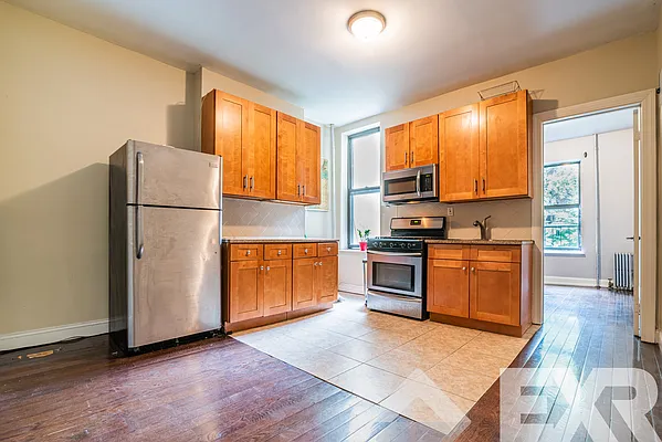 Rented by EXR | media 8