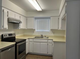 6109 S H St APT D, Bakersfield, CA 93304