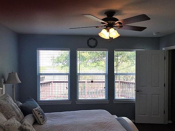 5th image of 5557 Columbia Dr