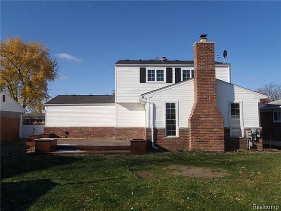 2nd image of 27205 Weddel Ave