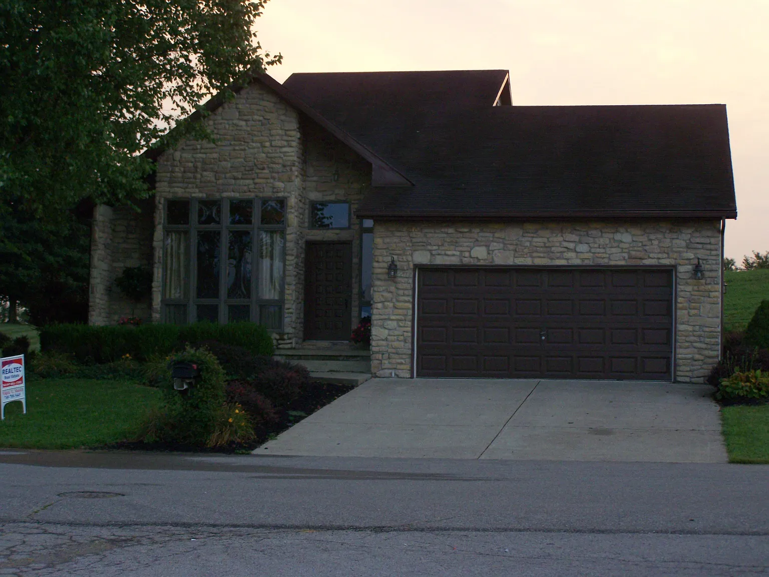 177 Columbia Dr photo 1