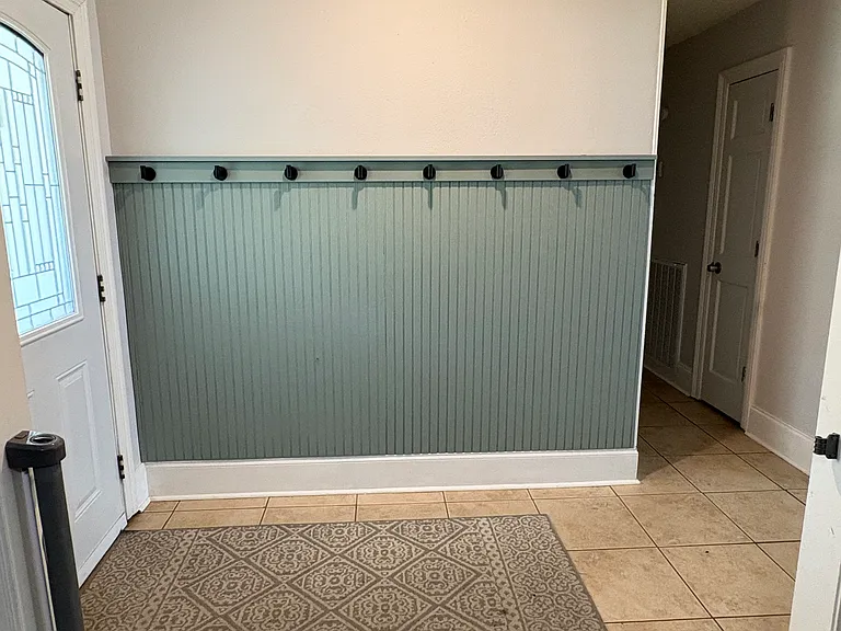 300 Live Oak Ct — Photo 3