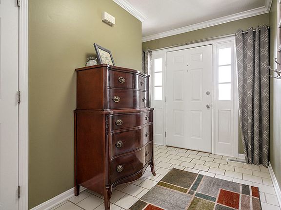 4th image of 3613 Brookhollow Dr